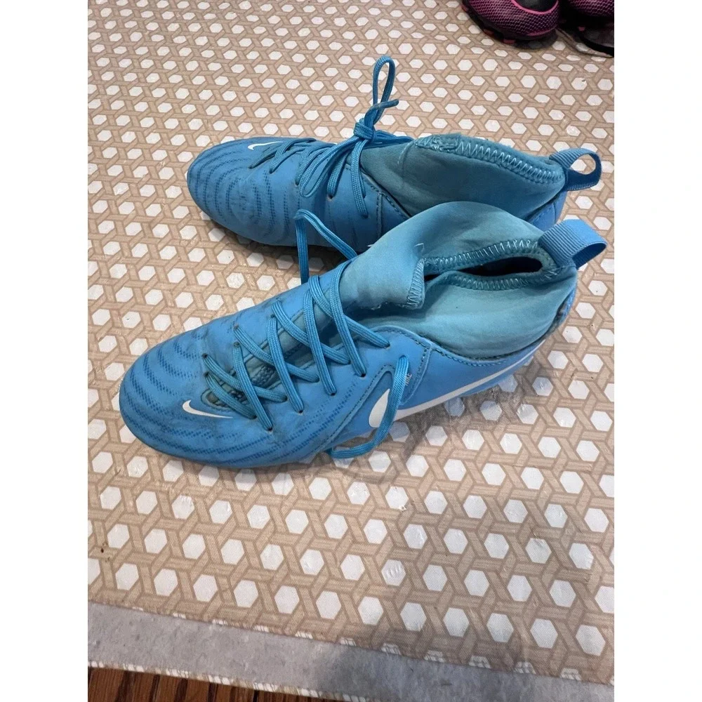 Nike Phantom Luna 2 Club FG Blue Soccer Cleats Size‎ 6Y FJ2601-400